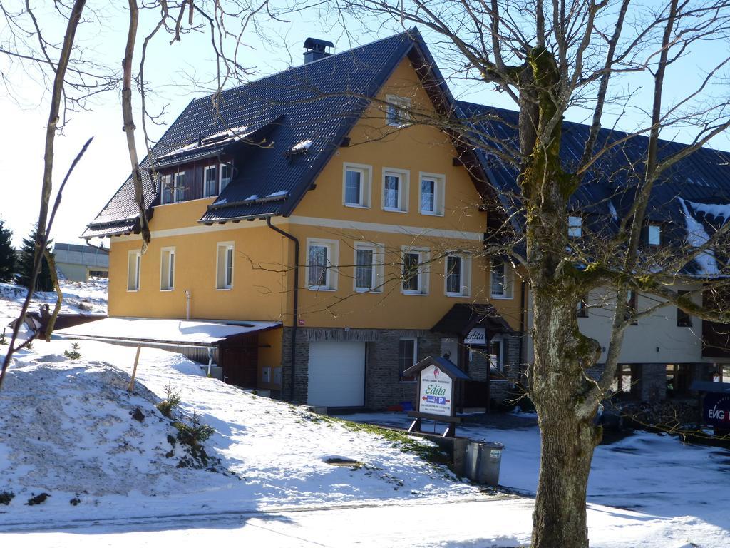 Ubytovani Edita Boží Dar Exteriör bild